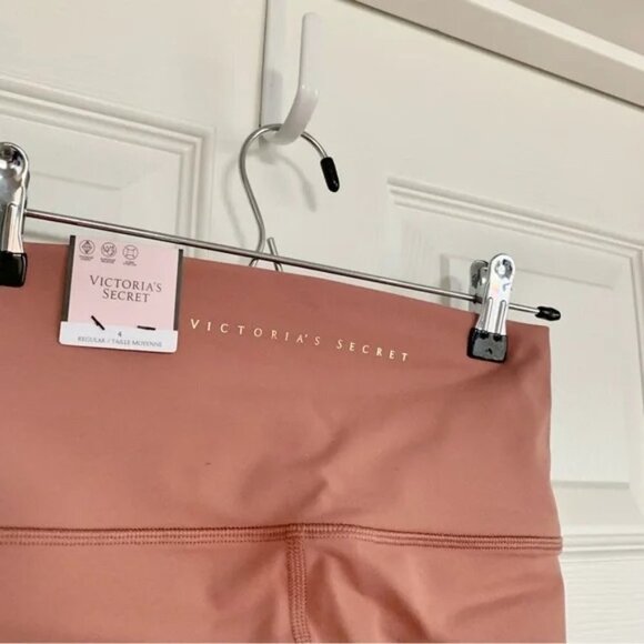 🍑 VS Peach Pink Incredible Studio High Rise Legging - Picture 10 of 12